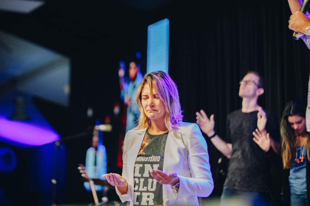How to Find and Hire a Keynote Speaker for Your Next Event